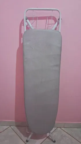 Tábua de Passar Roupa Dobrável com Suporte para Ferro