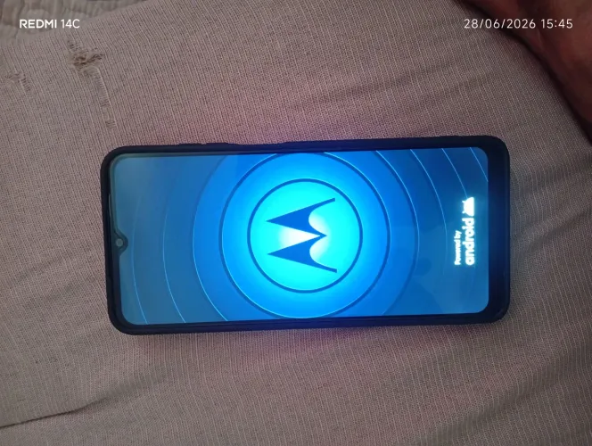 Vendo um Motorola moto e22 pra retirar peças