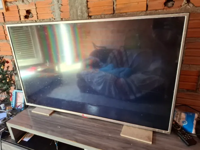 Vendo tv LG! Retirada de peças