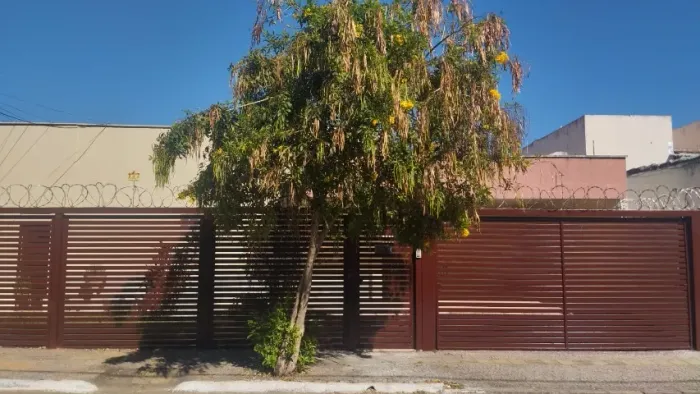 Casa 4 quartos, Aluguel no Centro de Goiânia