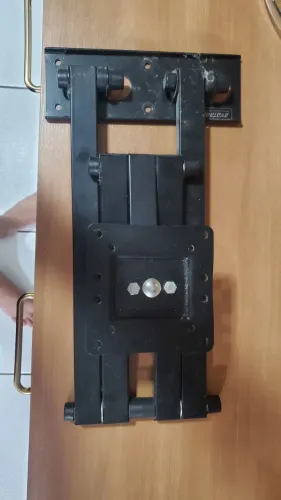 Suporte articulado de parede para TV e monitor
