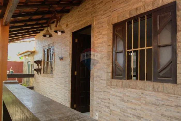 À venda casa com 3 quartos em excelente localização próxima ao Supermarket em Armação dos 