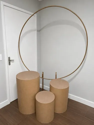 Trio de cilindros + Arco dourado para decoração de festas