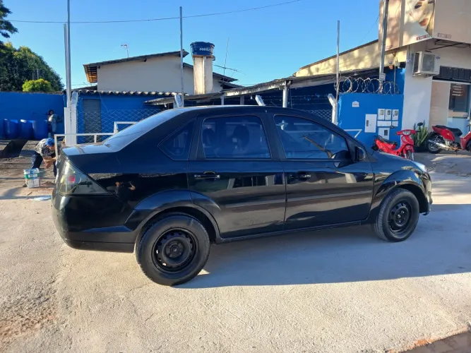 Ford Fiesta Sed. 1.6 8V Flex 4P 2013