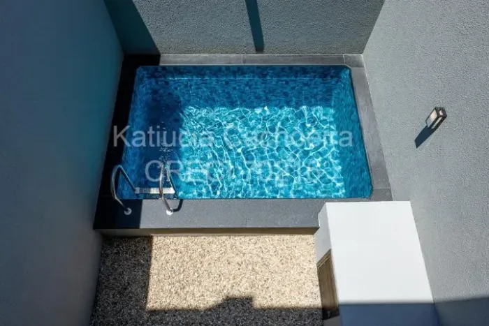 Sobrado Triplex Praia do Canto Grande Bombinhas 3 Suítes Piscina e Jacuzzi Alto Padrão