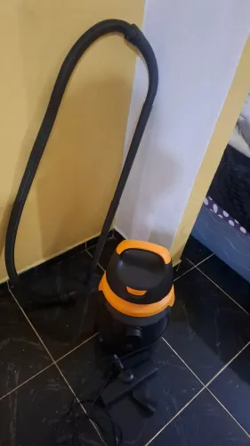 Aspirador de pó e carro