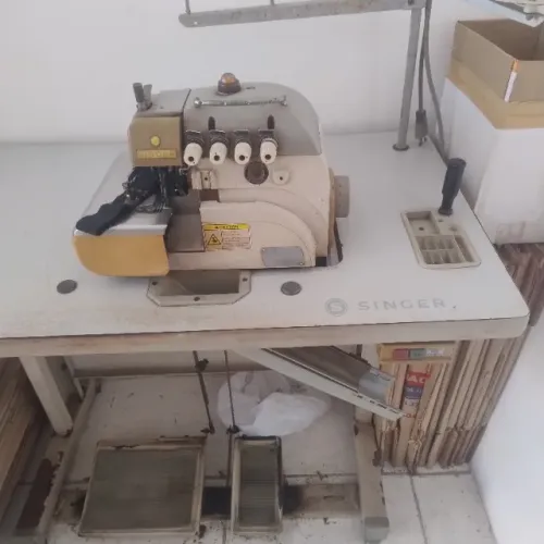 Máquina de costura interlock