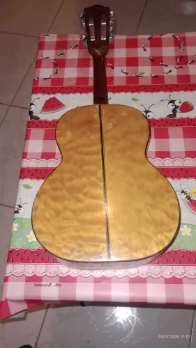 Vendo Cavaquinho Luthier, pinho sueco, Faia, Cedro e jacarandá da Bahia.
