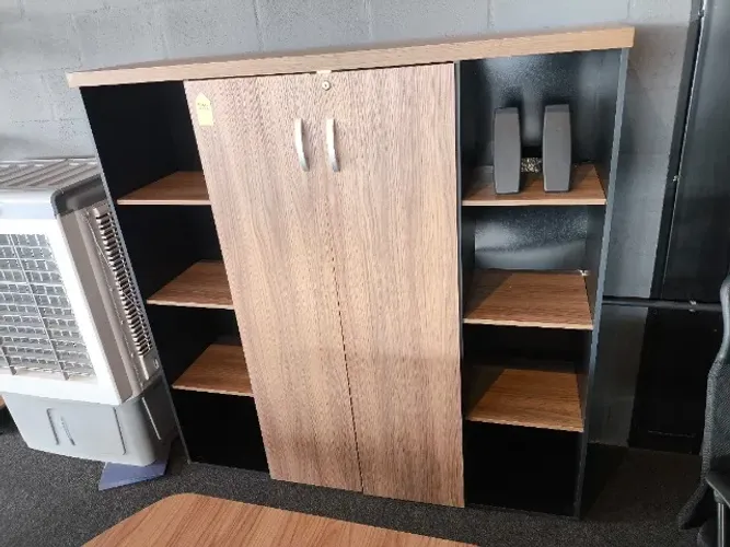 Armário Alto com 2 Portas e Prateleiras - 1,61x1,59x0,42cm - (ENTREGAS EM ATÉ 24h)!!