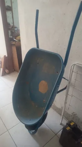 Carrinho de mão Tramontina 