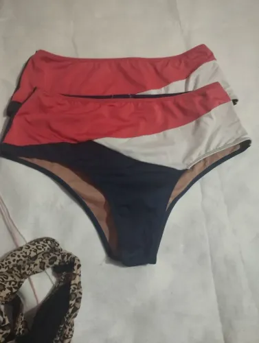 Roupas de festa e roupas comuns plus size também