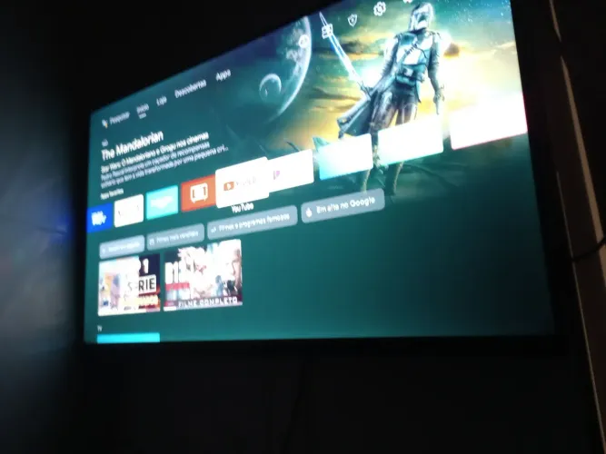 Estou vendo uma tv 32 polegadas TCL tem blutooh pega internet  estou vendendo por problema