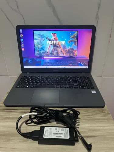 Vendo Notebook Samsung Intel Core i3-7?GER/ SSD Nvme 256GB/ HD de 1 Terá/ 4GB DDR4 entrego