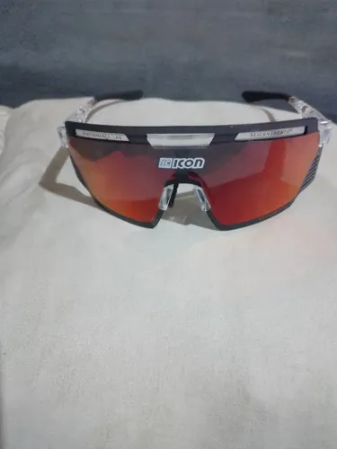 Vendo óculos modelo Scicon Aerowatt Foza. 