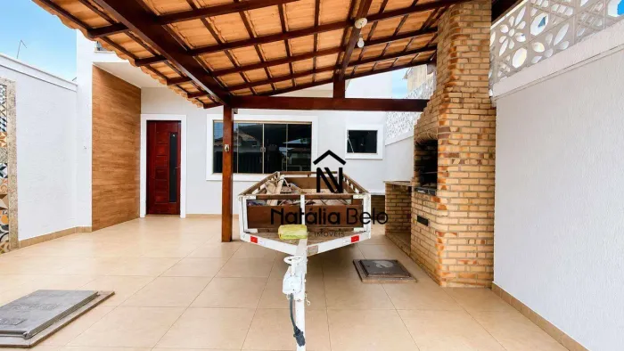 Casa independente com árrea Gourmet no Village