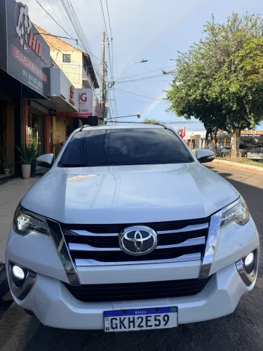 Toyota Hilux SW4 SRX 4X4 2.8 TDI 16V Dies. Aut. 2017