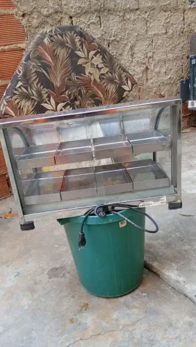 Vitrine a venda