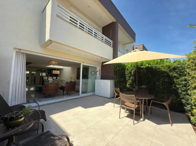 Casa beira mar mobiliada e decorada com 03 suítes á venda no Condomínio Solanas Xangri-Lá 