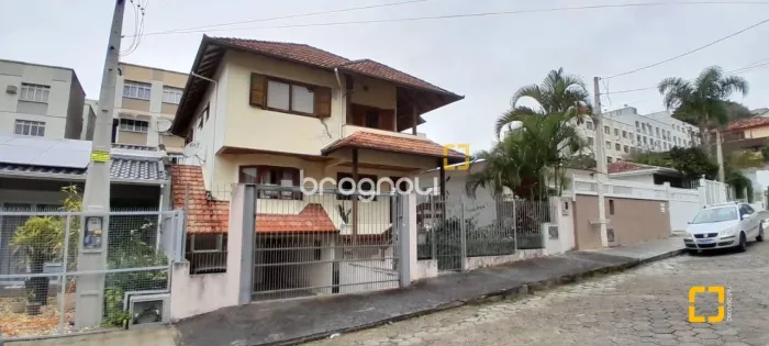 Casa na Trindade 4 Quartos com 3 Suites Financiável com Garagem