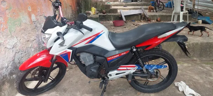 Titan 150