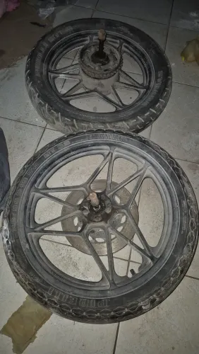 Par de rodas originais Honda Cb450