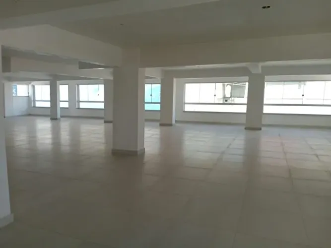 Andar  corrido de 400m² - no centro de Sete Lagoas 