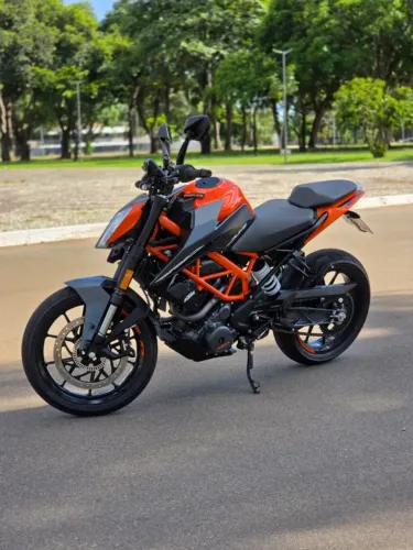 KTM DUKE 390