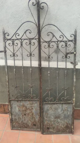 Portão de ferro antigo 2 folhas