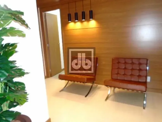 JBC71165 POSTO 4 SALA COMERCIAL FRENTE 40 M2 REFORMADA VÁRIOS AMBIENTES