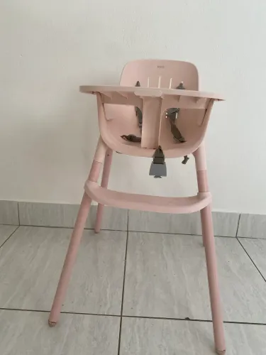 Cadeirinha de alimentação infantil rosa - Conservada