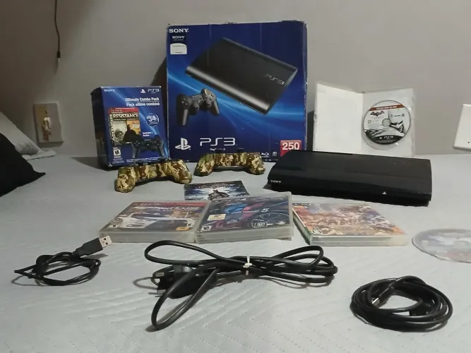 Playstation 3 250GB ótimo estado desbloqueado 