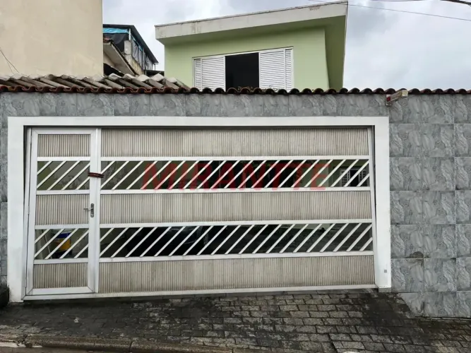 Sobrado para aluguel possui 160 metros quadrados com 5 quartos em Chora Menino - São Paulo