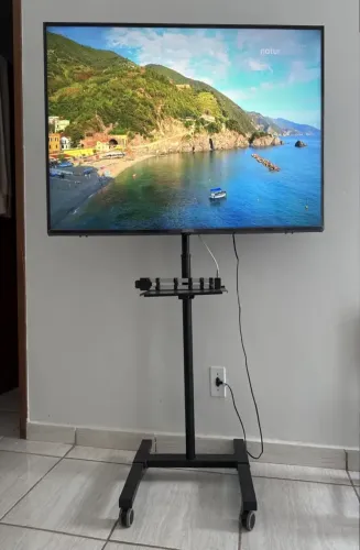 Suporte Rack Pedestal com Rodinha + Bandeja para TV até 70 Polegadas 