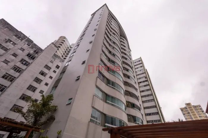 Aluga apartamento com 2 suítes, varanda ampla, armários novos, 93 m² por R$ 3.300/mês - Vi