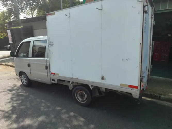 Towner Jr Cabine Dupla com Baú - Pronta para o Trabalho!