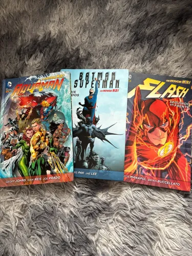 3 HQ?s HERÓIS DC: AQUAMAN, BATMAN e FLASH - CAPA DURA