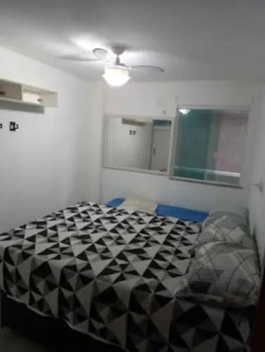 Apto de quarto,sala,cozinha ,banheiro e varanda! 4 min da praia 
