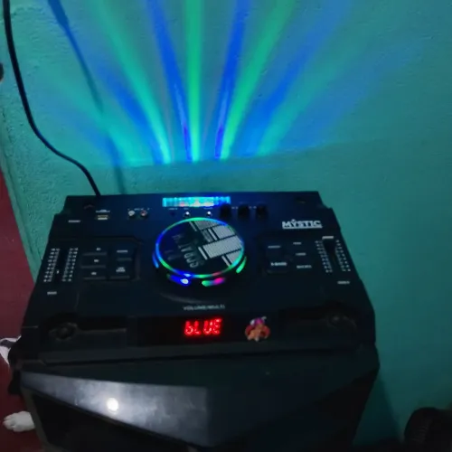 Vendo caixa top para você fazer aquela festa potente alta