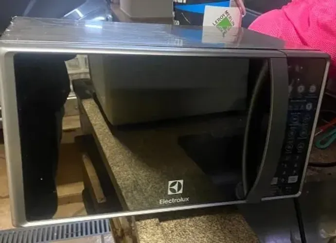 microondas Eletrolux inox porta espelhada 20L