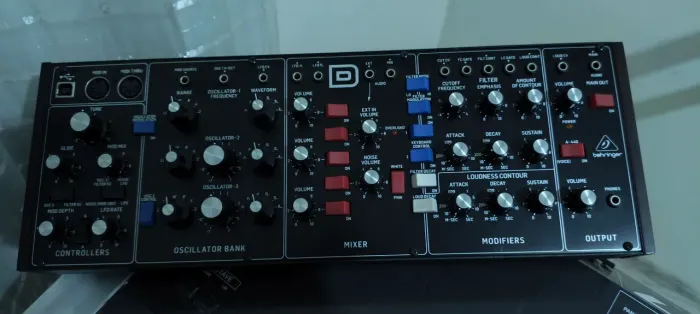 Behringer Model D