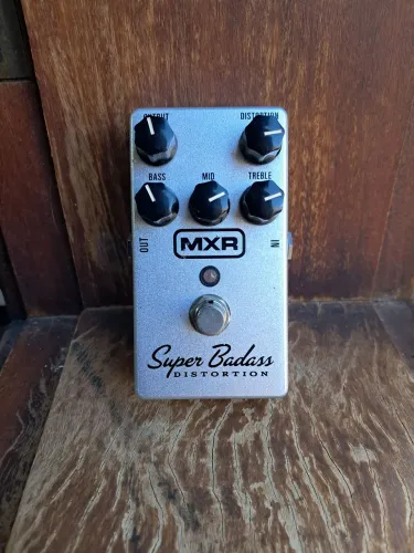 Vendo pedal MXR SUPER BADASS Dunlop estado de novo.