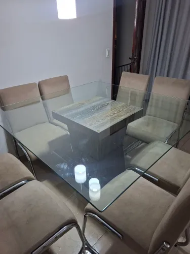 Mesa de jantar com 8 cadeiras 1,50x1,50
