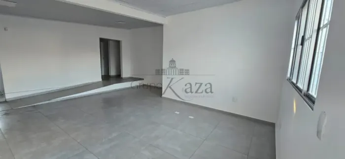 Oportunidade - Casa Comercial - Chácaras Reunidas - 4 Salas - 250m².