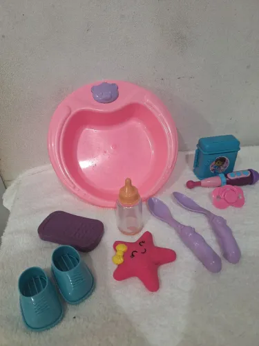 Lote de brinquedos e acessórios para boneca bebê baby alive e outras