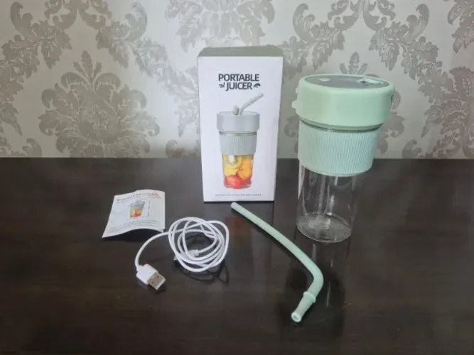 Mini Liquidificador / Copo Mixer Portátil. Com Canudo. Recarregável