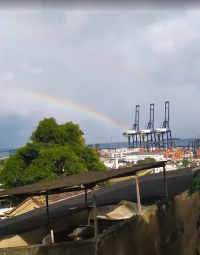 OPORTUNIDADE ÚNICA NA LAPINHA - CASA + KITNET EM LOCALIZAÇÃO PRIVILEGIADA EM SALVADOR!