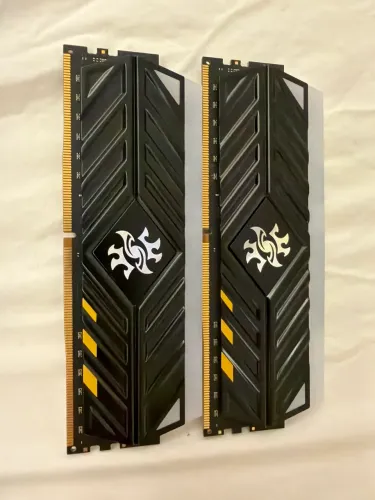 Memória RAM 16GB (8x2) DDR4 2666 CL16 XPG TUF C/ RGB