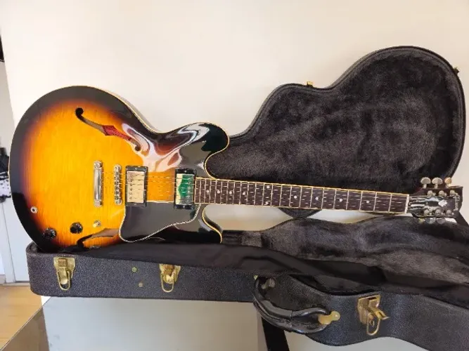 Gibson es 335 custom nova sem detalhes toda original com case e coa
