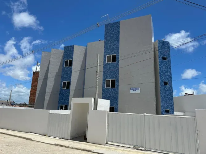 Apartamento com 2 dormitórios à venda por R$ 170.000 - Paratibe - João Pessoa/PB