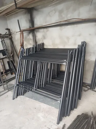 Venda e locação de andaimes plataforma travas lateral roldana 